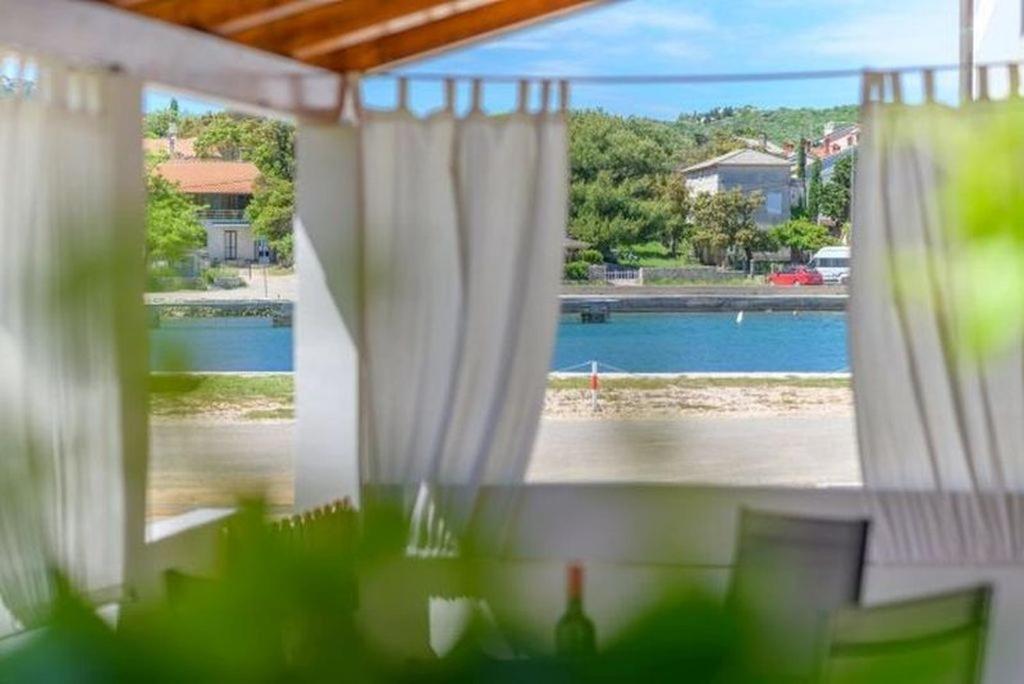 Apartments By The Sea Nerezine, Losinj - 7963 Kültér fotó